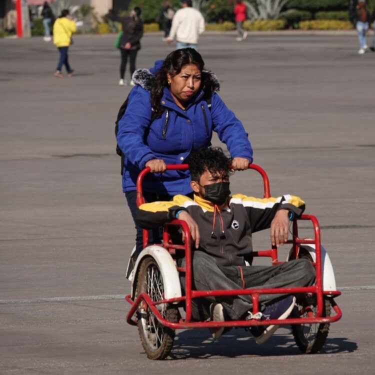 HASTA 2 MIL 700 HORAS AL AÑO Mexicanas trabajan cuidando…y sin paga