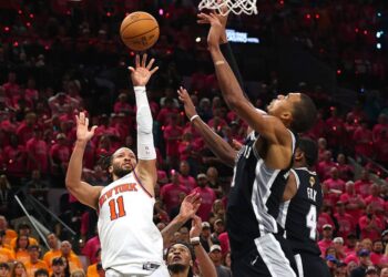 Finales de la NBA: Knicks ante Spurs Se llevan un apretado Juego 1