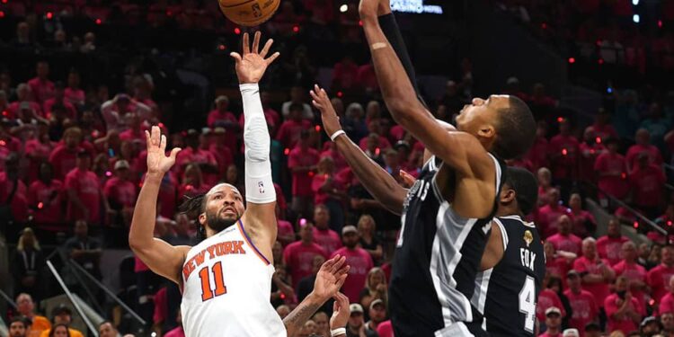 Finales de la NBA: Knicks ante Spurs Se llevan un apretado Juego 1