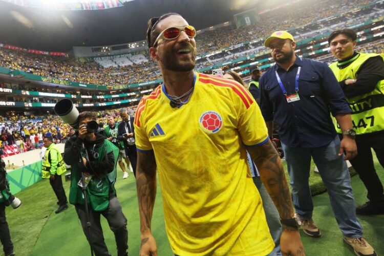 PREVIO AL DEBUT DE COLOMBIA EN EL MUNDIAL Maluma se roba el show en el Estadio CDMX