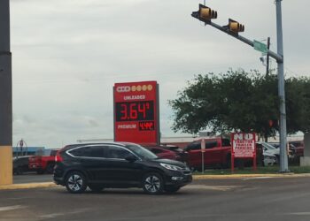 Vuelve a bajar la gasolina en Laredo, Texas