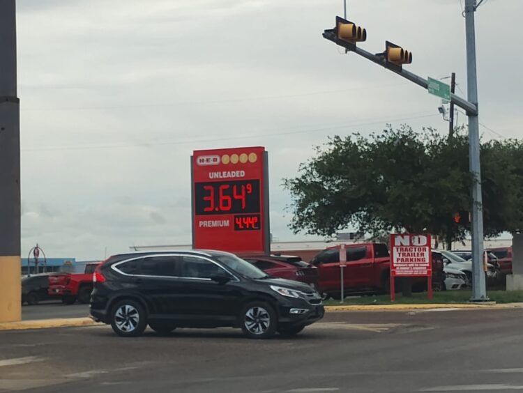 Vuelve a bajar la gasolina en Laredo, Texas