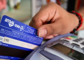 Deben mexicanos más de 61 mmdp a bancos