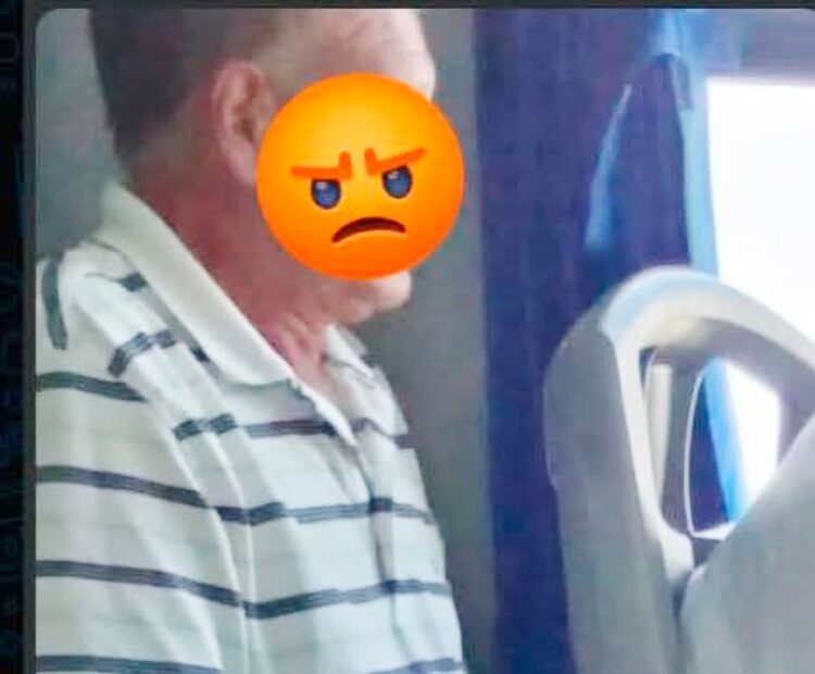 Toma alcohol en camión; lo identifican