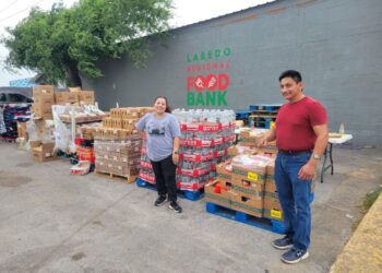 BANCO DE ALIMENTOS Dan apoyo alimentario a abuelitos