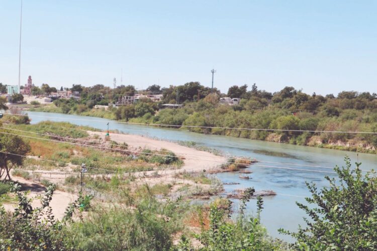 Acelera México en entrega de agua a EU
