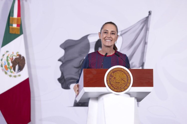 Desestima Sheinbaum denuncia del PAN contra AMLO