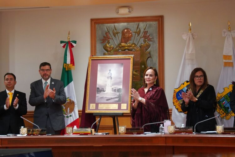 EN SESIÓN SOLEMNE DE CABILDO Honra CLCR a fundadores de Nuevo Laredo