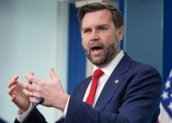 FIRMA DE ACUERDO Irán se beneficia solo si cumple