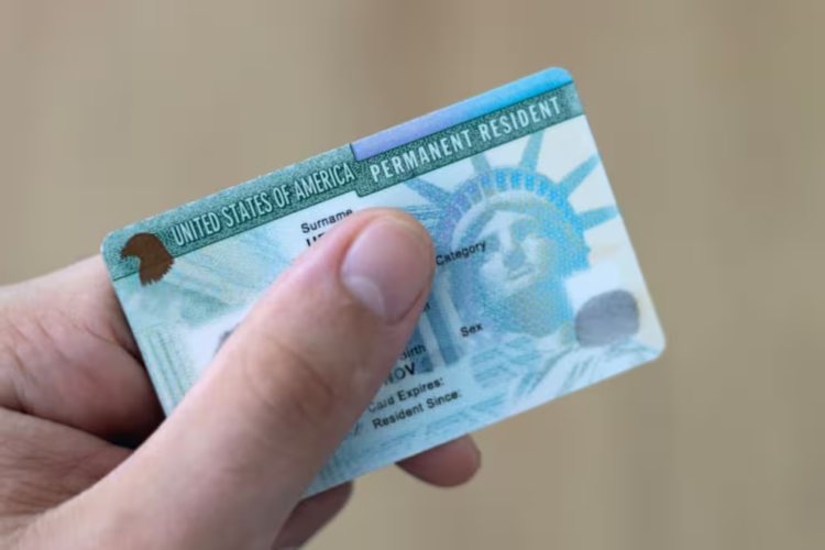 Golpe a la migración legal nueva regla para green card