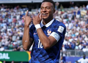 ¡SOBERANO DEBUT! Mbappé firma doblete y Francia liquida a Senegal