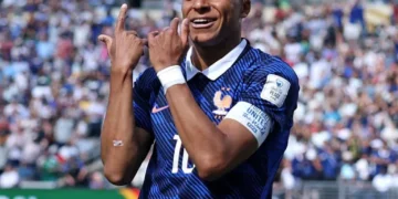 ¡SOBERANO DEBUT! Mbappé firma doblete y Francia liquida a Senegal