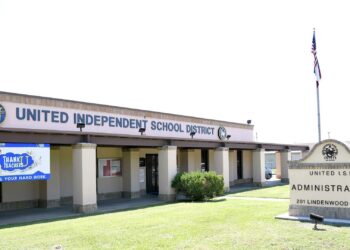 Exigen transparencia en decisiones de UISD