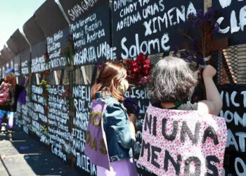 Presenta Sheinbaum iniciativa contra feminicidios