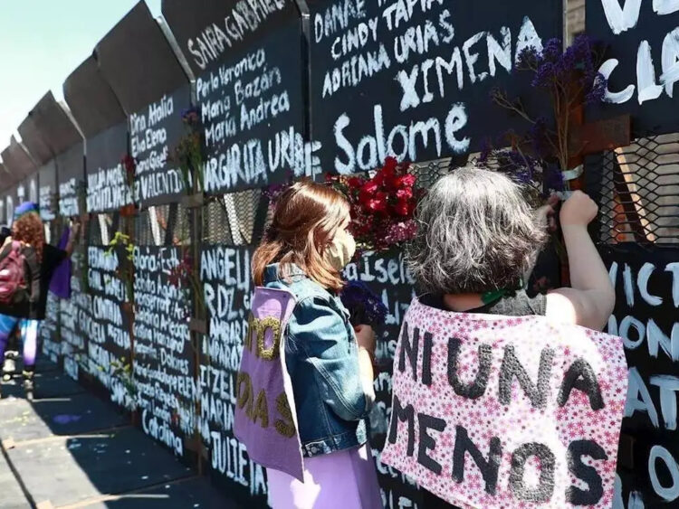 Presenta Sheinbaum iniciativa contra feminicidios