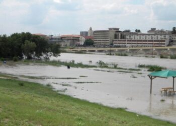 MANTIENEN VIGILANCIA DEL RÍO GRANDE Cresta superaría los 20 pies