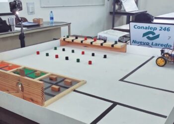 Invita Conalep a curso de robótica