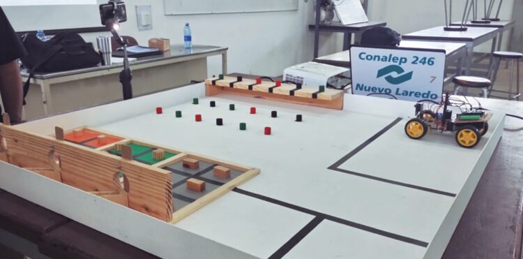 Invita Conalep a curso de robótica
