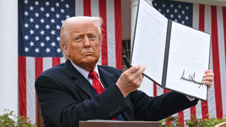 Asegura Trump que no tiene interés en renovar el T-MEC