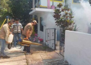 LLUVIAS OCASIONARON PROLIFERACIÓN Intensifican campaña contra mosquitos