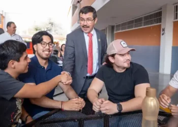 UAT asegura empleos para egresados