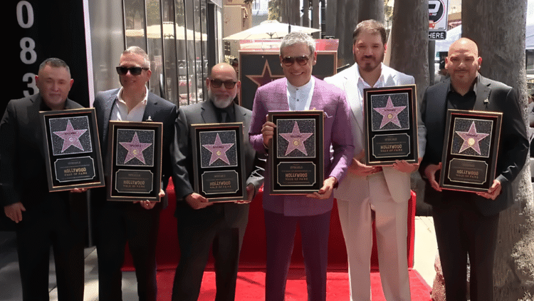 ¡ORGULLO MEXICANO! Intocable fue reconocida con una estrella en el Paseo de la Fama