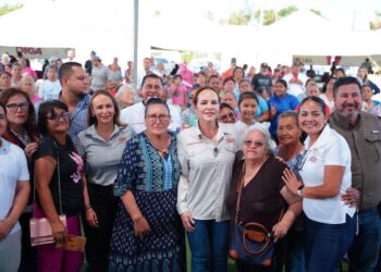 EN LA COLONIA LAS TORRES Llevan beneficios a vecinos