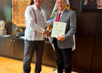 TRANSFORMACIÓN EN EL SECTOR SALUD Designa Américo a nuevo Secretario de Salud