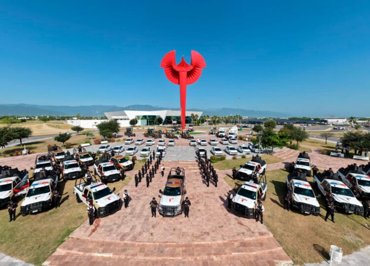 A DEPENDENCIAS ESTATALES Entrega Américo 125.2 mdp en equipo