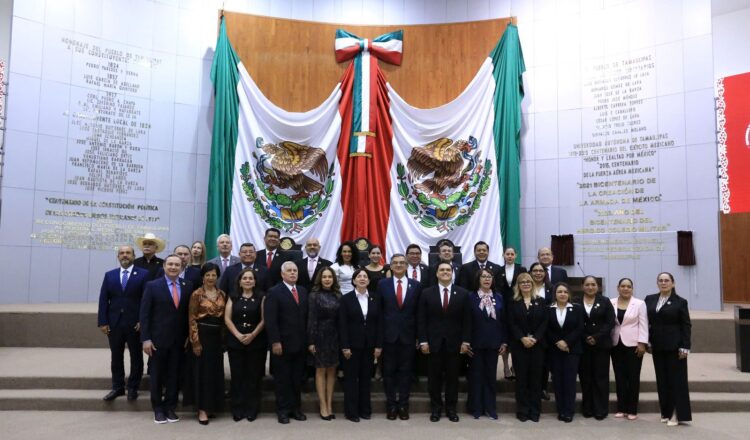 POR SU TRABAJO DE MÁS DE UN SIGLO Encabeza Américo reconocimiento