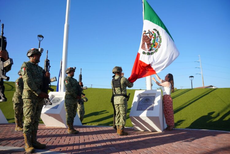 Conmemoran natalicio de Simón Bolívar