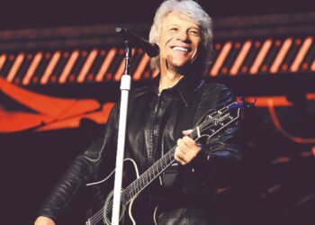 Jon Bon Jovi Suspende concierto en pleno escenario