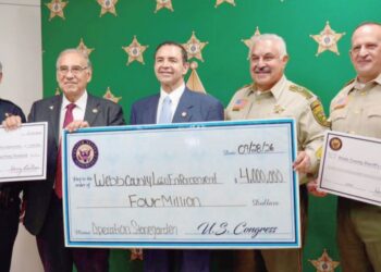 Entregan 4 mdd a Departamento del Sheriff