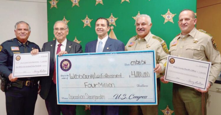 Entregan 4 mdd a Departamento del Sheriff