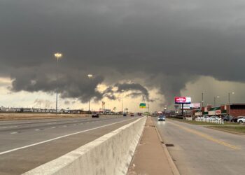 AL NORTE DE LA CIUDAD Devasta tornado a San Antonio