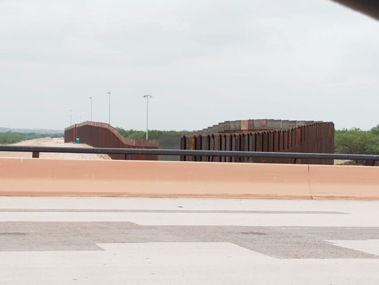 Crecida reaviva debate sobre el muro fronterizo