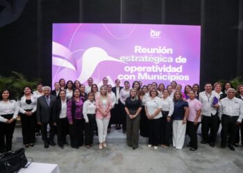 DE LOS 43 MUNICIPIOS Sostienen reunión directores del DIF
