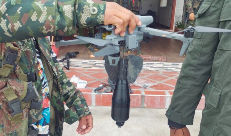 DENUNCIA HUMAN RIGHTS WATCH Enseñan a niños a usar drones explosivos