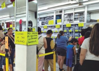 Anticipan la compra de uniformes