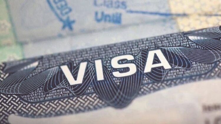 PARA LOS DOCUMENTOS B1 Y B2 Se preparan para revocar visas