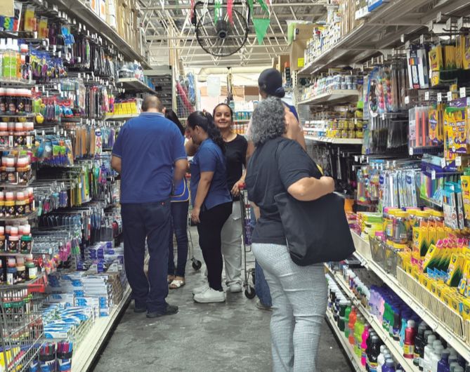 SURTIERON LISTAS DESDE MAYO Se adelantan papás a compra de útiles