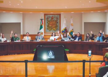 CARMEN LILIA CANTUROSAS Fortalece la educación con donación de predio