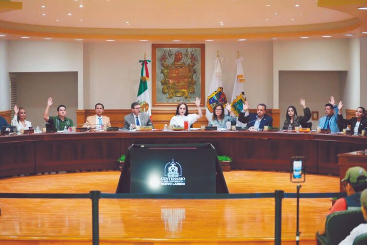 CARMEN LILIA CANTUROSAS Fortalece la educación con donación de predio