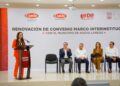 GOBIERNO MUNICIPAL Y CONSTRUCTORES Llevan apoyo a familias vulnerables