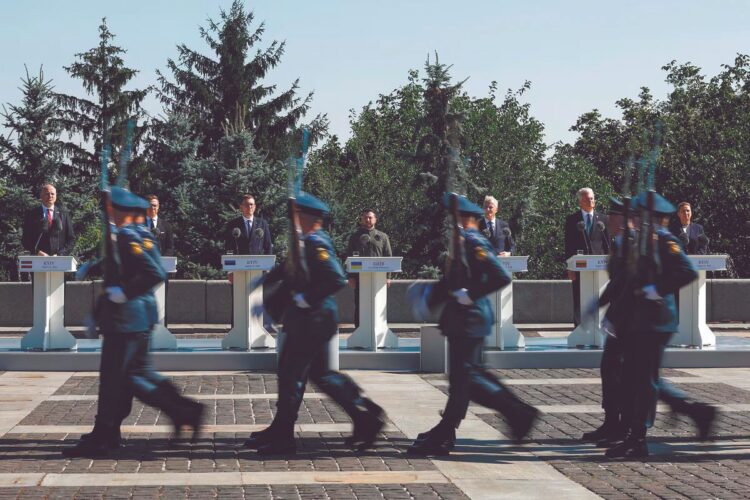 ALERTA ZELENSKI Rusia enviará 300 mil soldados a Ucrania