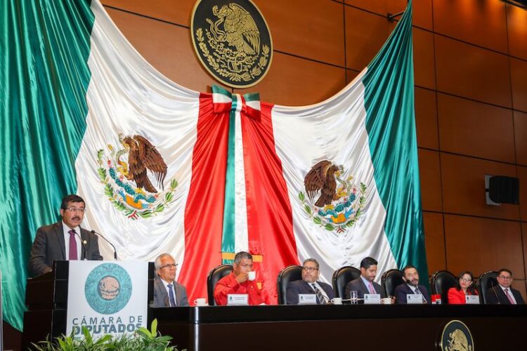 Llama UAT a fortalecer educación superior