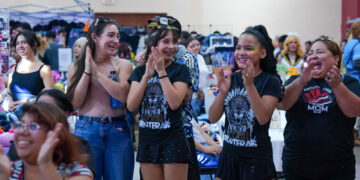 Tienen jóvenes encuentro Geek