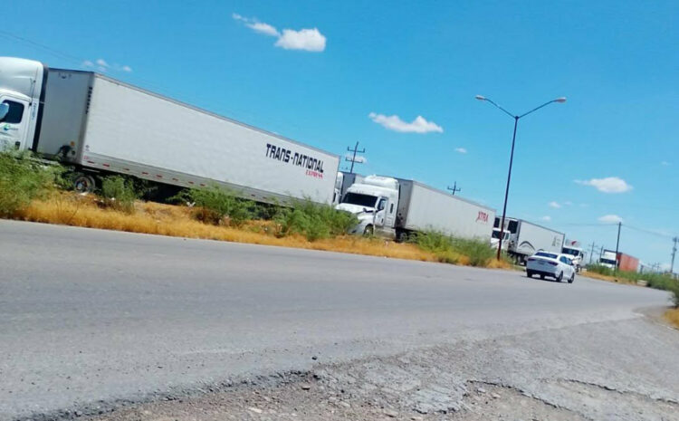 Persisten fallas y largas filas en Puente III