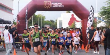 Participan más de 500 en Carrera Joven 2026