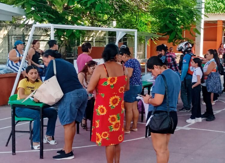 Censan escuelas por falta de maestros